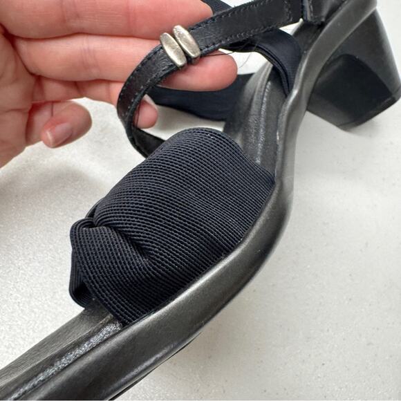 Naot Black Strappy Slid On Mule Sandals Womens 6 Leather Fabric Kitten Heels - Picture 6 of 8